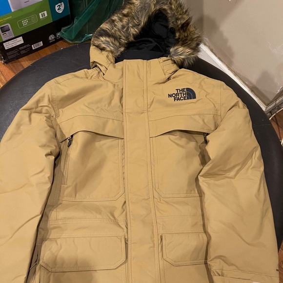 North Face Tan McMurdo Parka. Size L - Picture 2 of 8